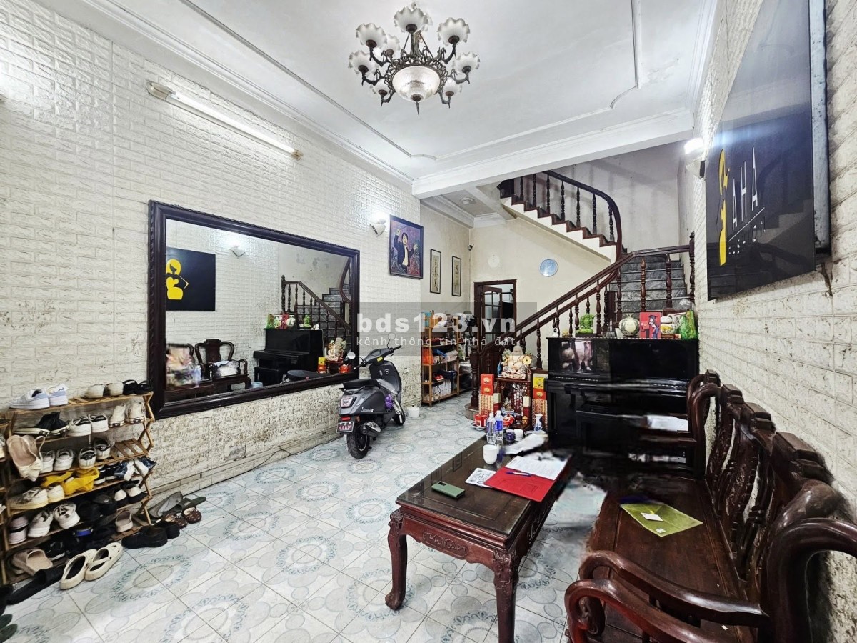 Bán 90m - 4 Tầng - 4.3m.Mặt Tiền.( Nguyễn Khang ) Cầu Giấy