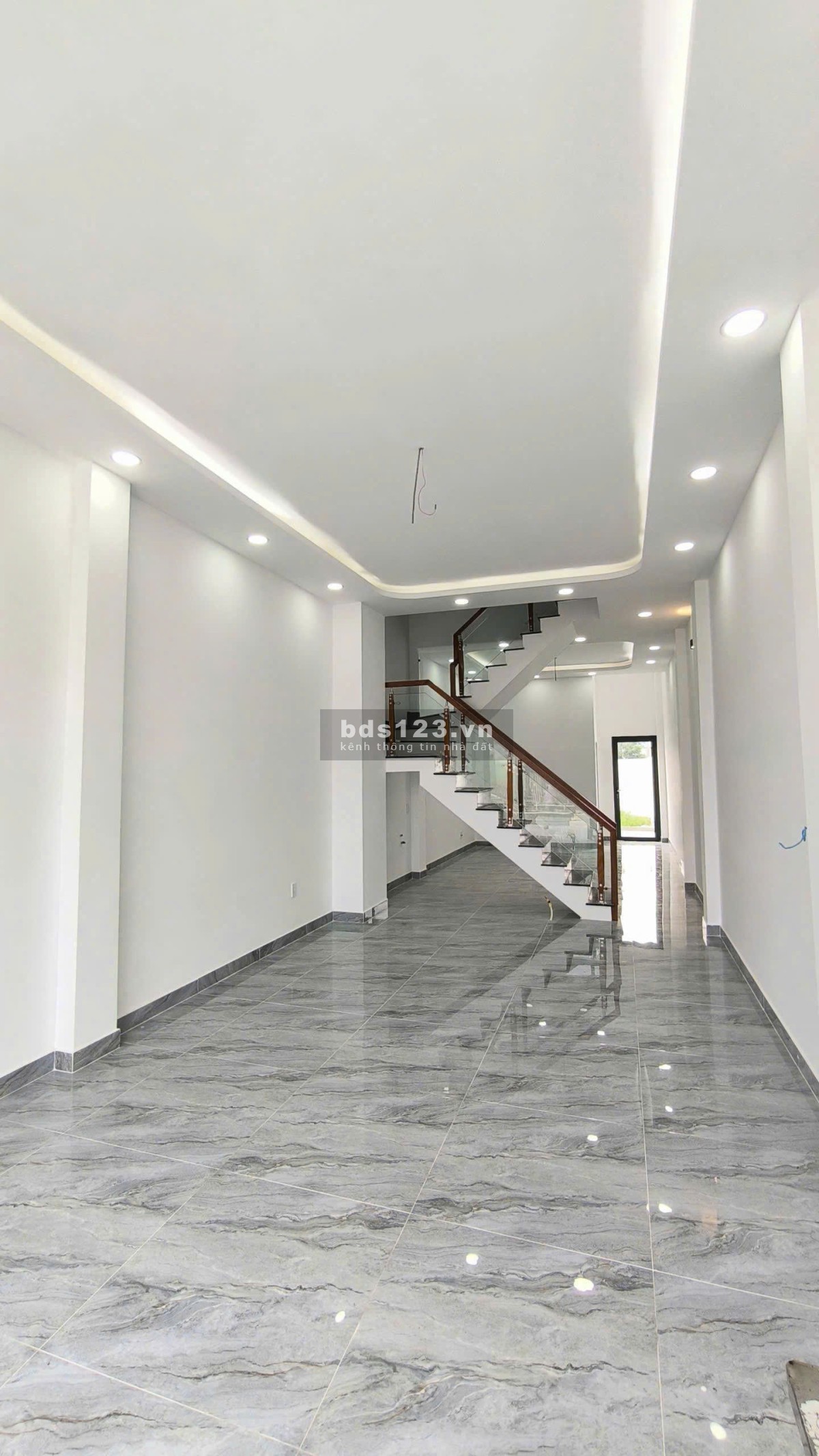 Bán nhà đẹp 1 trệt 1 lầu tại Thủ Dầu Một, Bình Dương