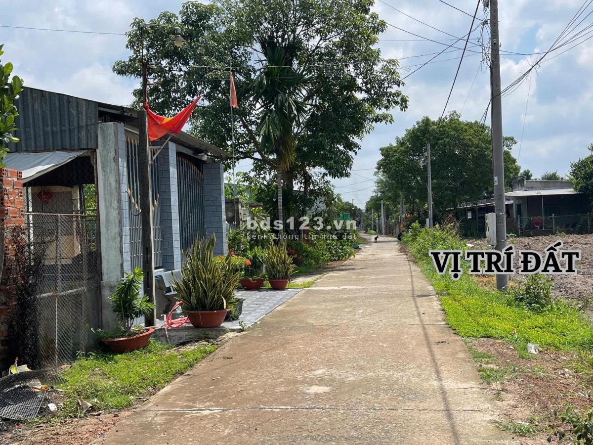 Bán lô đất liền kề nhà dân, cách trung tâm thương mại Chơn…