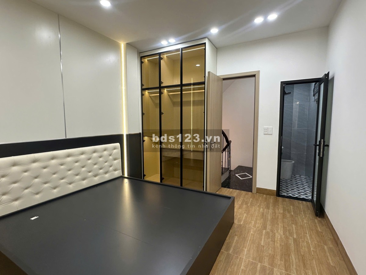Bán nhà ngõ Hoà Bình 7, phường Bạch Mai. Diện tích sổ 20,5m2…