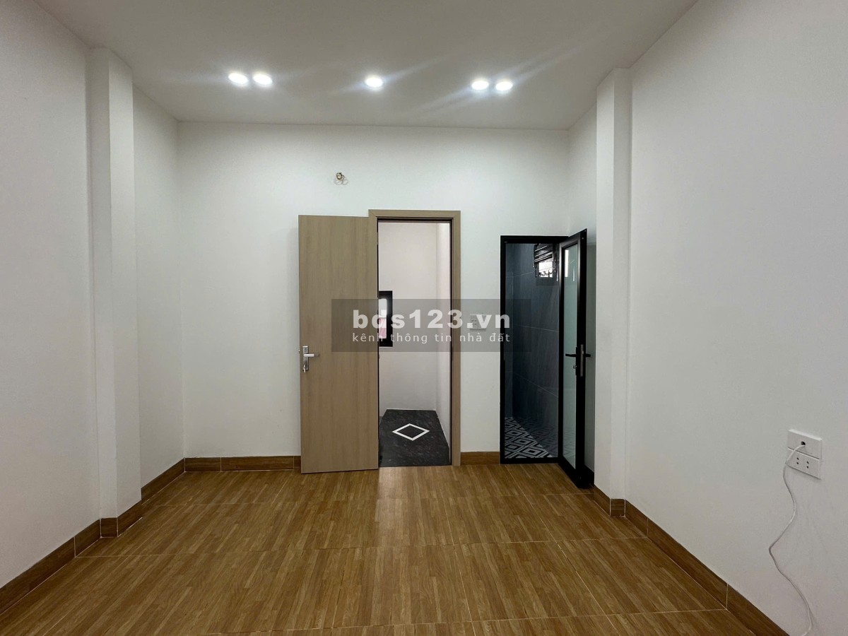 Bán nhà ngõ Hoà Bình 7, phường Bạch Mai. Diện tích sổ 20,5m2…