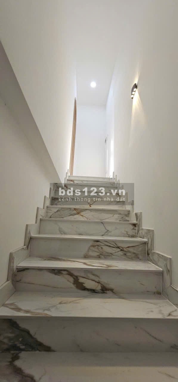 Thiết kế ĐẸP - FULL nội thất SANG, bán gấp nhà 2Tầng X…