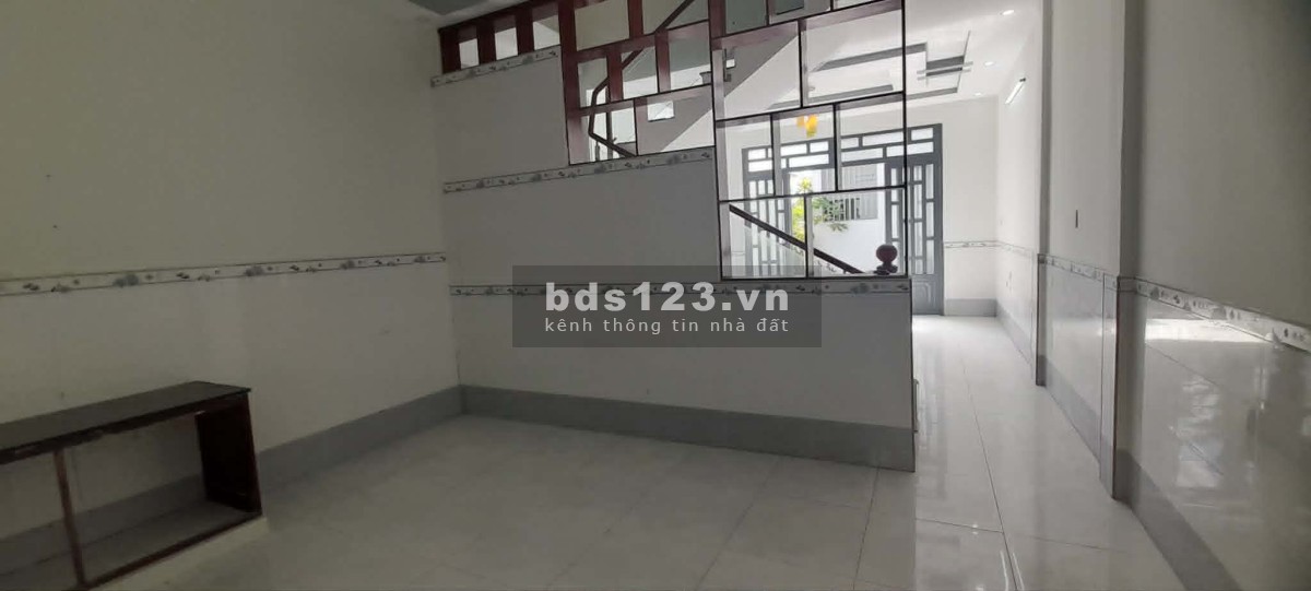 BÁN NHÀ 5M X 14M HẺM XE HƠI GẦN CHỢ BÌNH CHÁNH