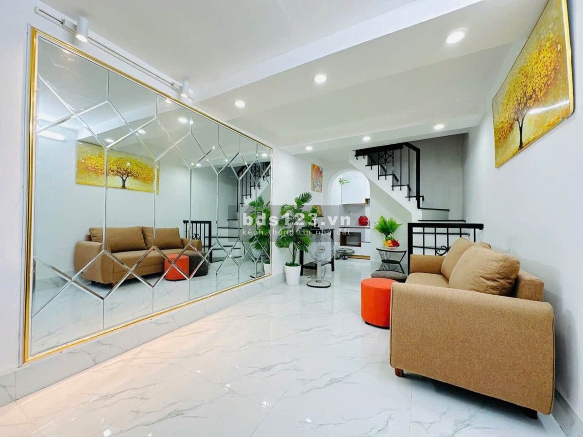 Bán gấp nhà Phân lô Hoàng Văn Thái 38m2 5 tầng đủ công năng,…