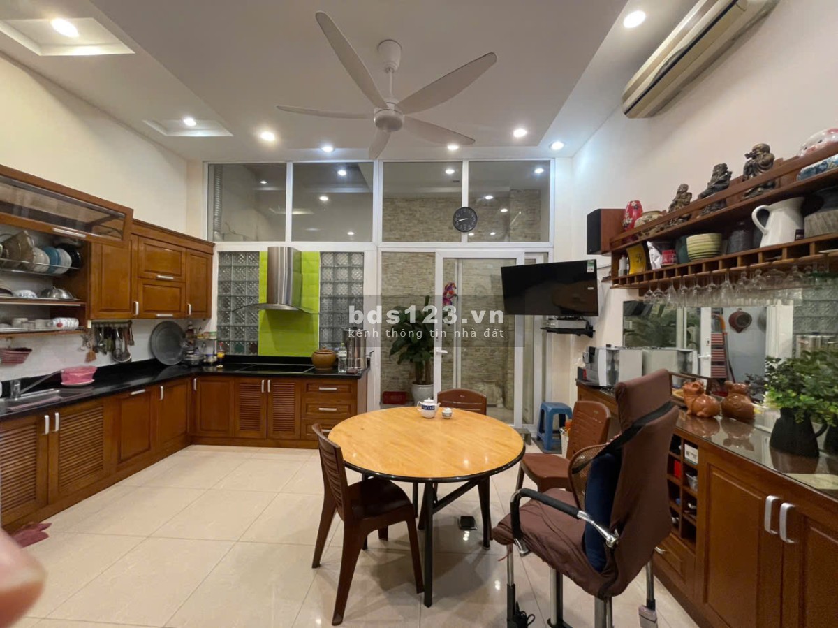 CHỈ 28 TỶ - Nhà Đẹp 6 Tầng Thang Máy Ngõ 426 Đường Láng,…
