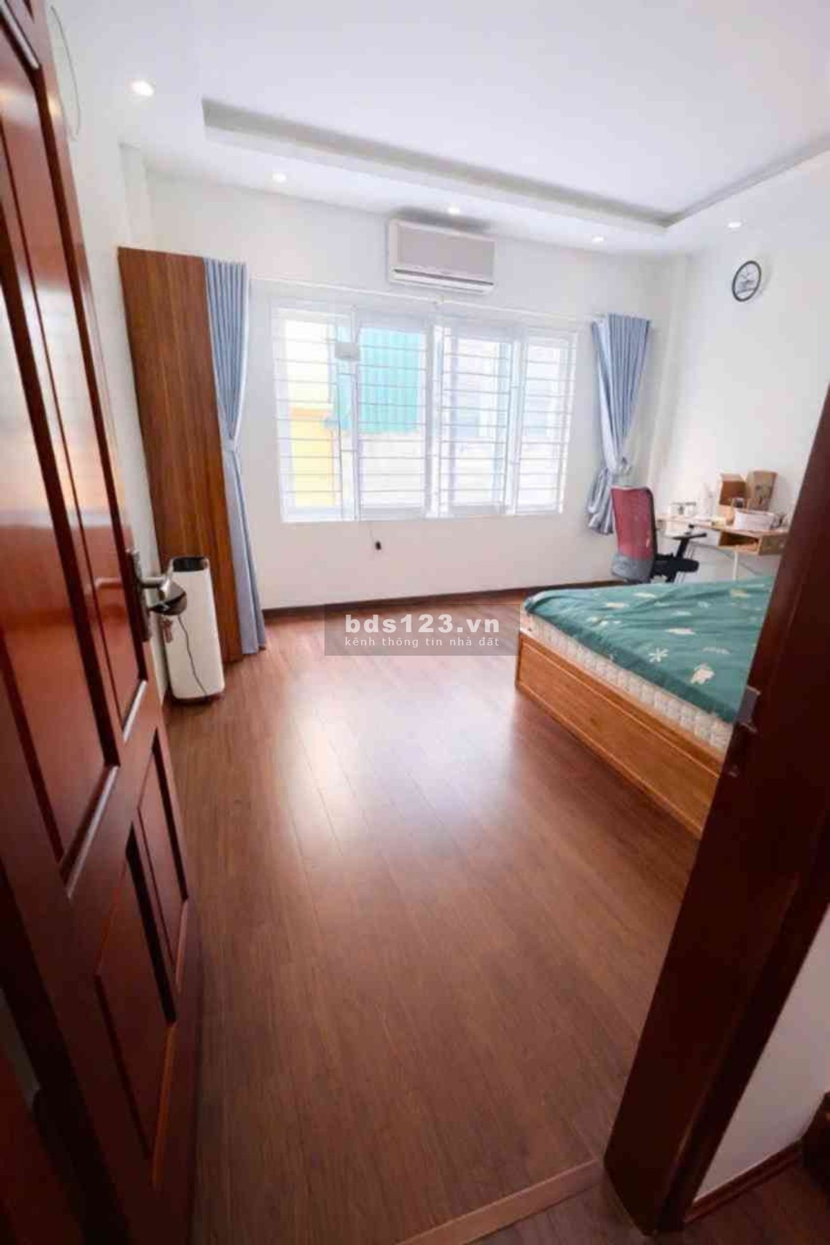 NHÀ ĐẸP NGÕ THÔNG PHỐ NGUYỄN VĂN HUYÊN – Ô TÔ VÀO TẬN…