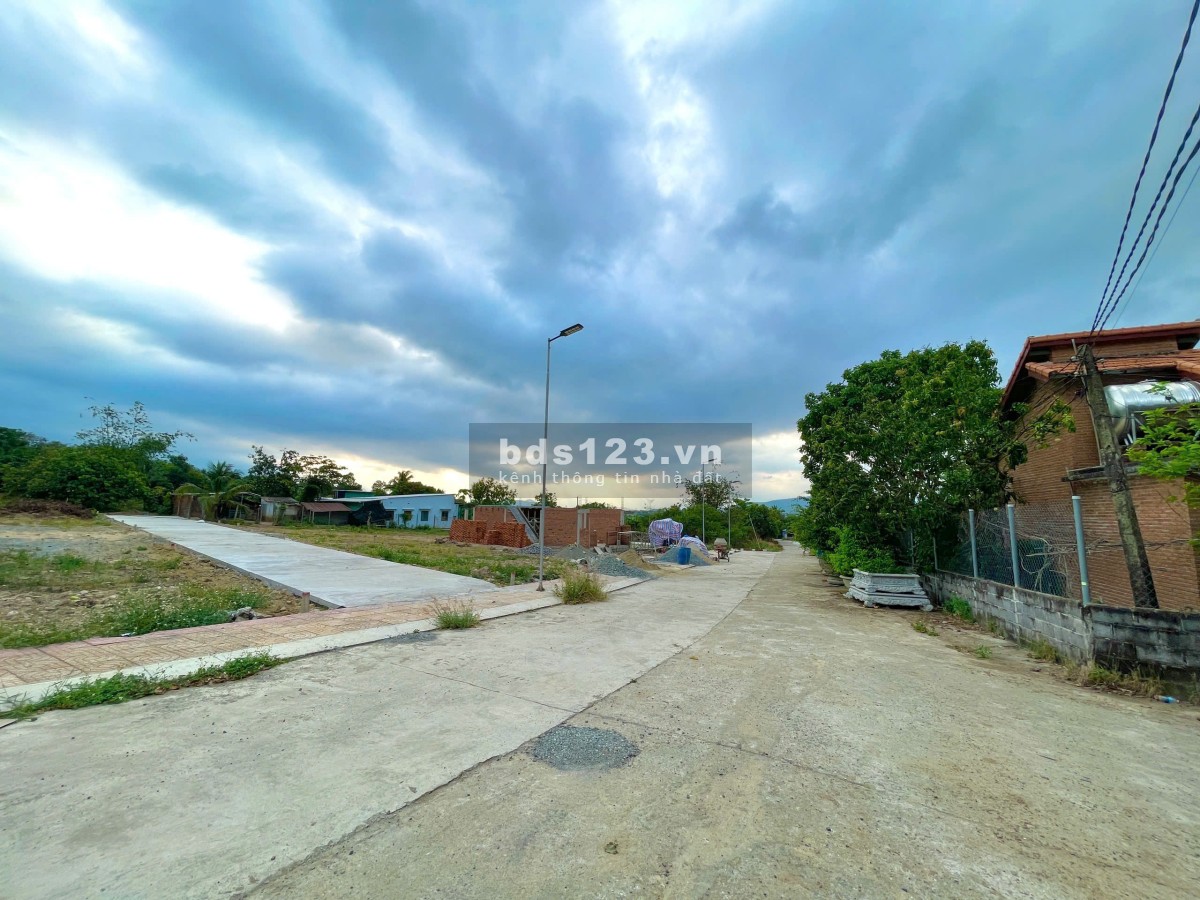Chính chủ bán lô đất nền Tây Nha Trang - giá chỉ 882 triệu…