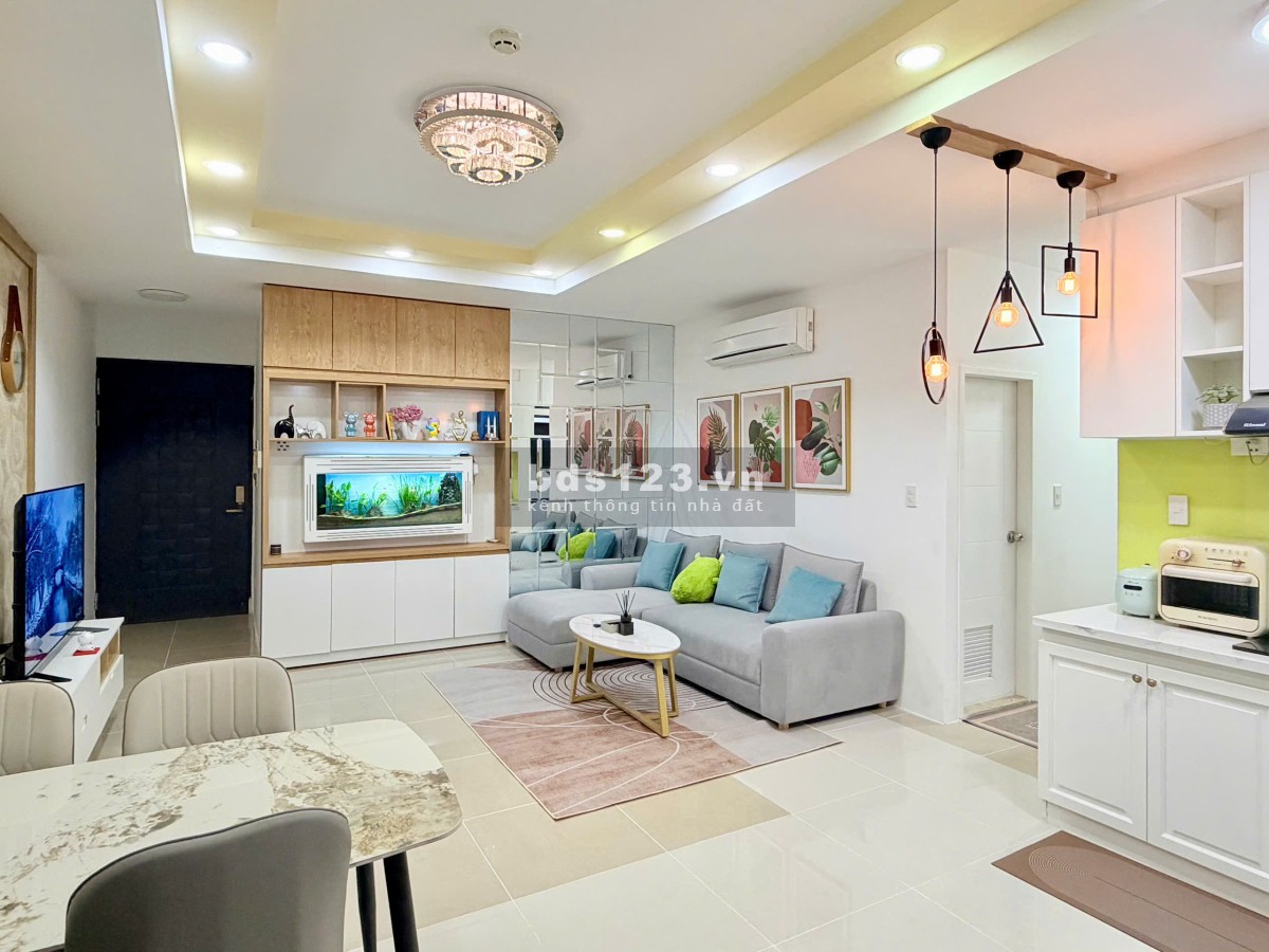Chính chủ căn góc 83m2 Hoàng Kim Thế Gia, sổ hồng sẵn, full nội thất, thanh toán 950tr ở ngay