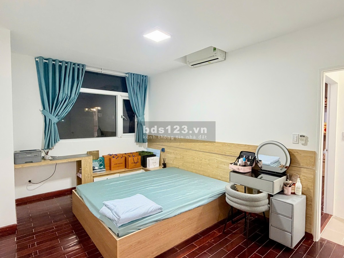 Chính chủ căn góc 83m2 Hoàng Kim Thế Gia, sổ hồng sẵn, full nội thất, thanh toán 950tr ở ngay