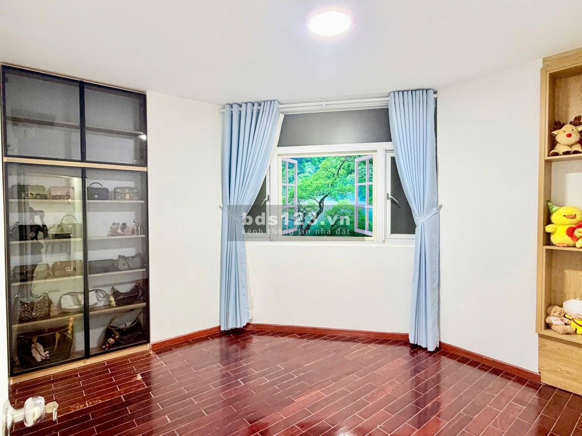 Chính chủ căn góc 83m2 Hoàng Kim Thế Gia, sổ hồng sẵn, full nội thất, thanh toán 950tr ở ngay