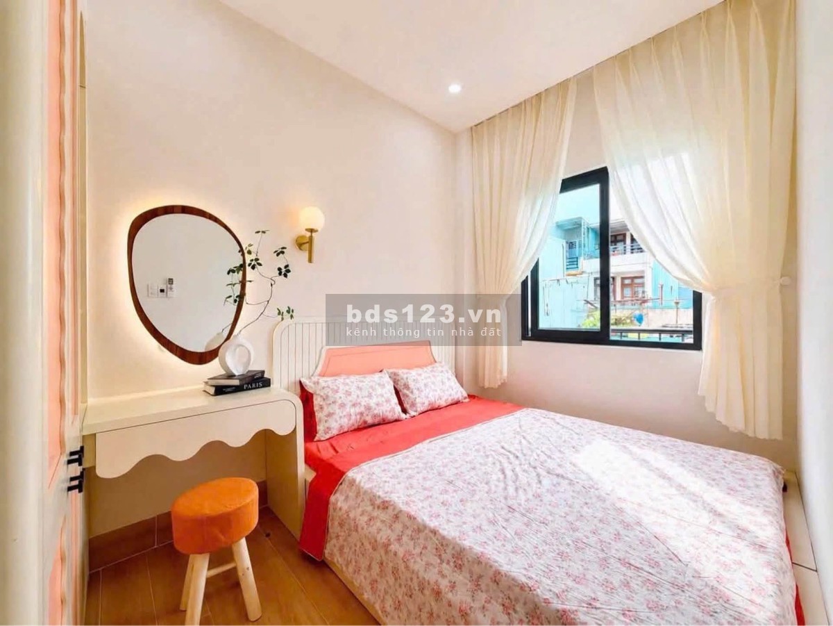 CHỈ NHỈNH 3TỶ CÓ NGÔI NHÀ TRONG CHUYỆN CỔ TÍCH.