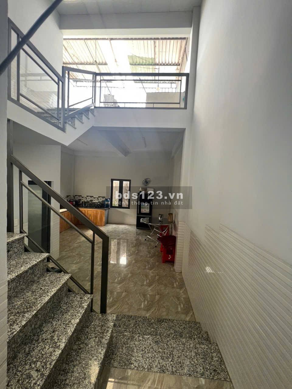 Bán nhà riêng 2 tầng 169,5m² hẻm 3 Hùng Vương, Buôn Hồ, sổ…