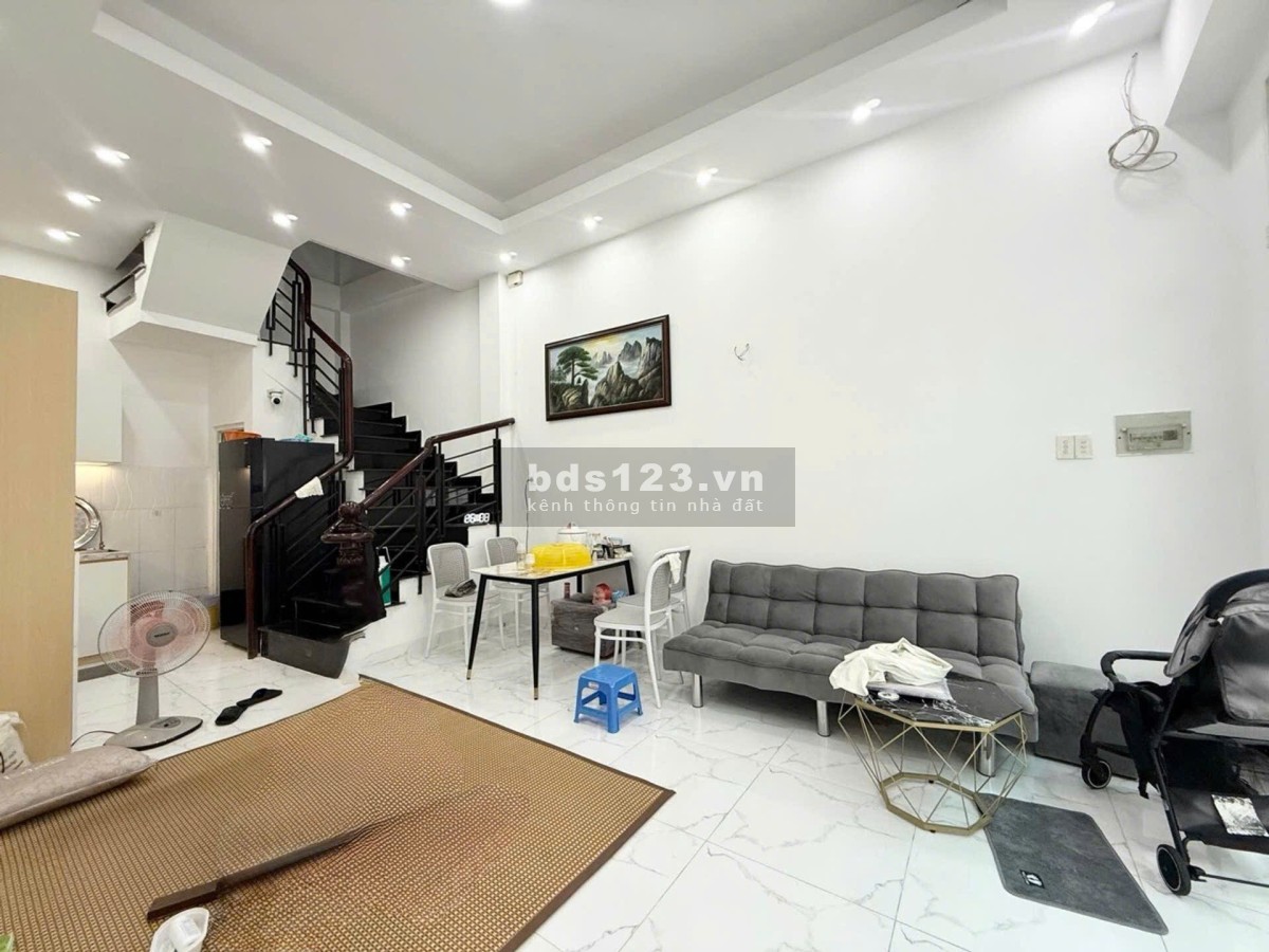 Bán Nhà Quận 10, Cách Mạng Tháng Tám, Trệt 4 Lầu BTCT, KQHLG