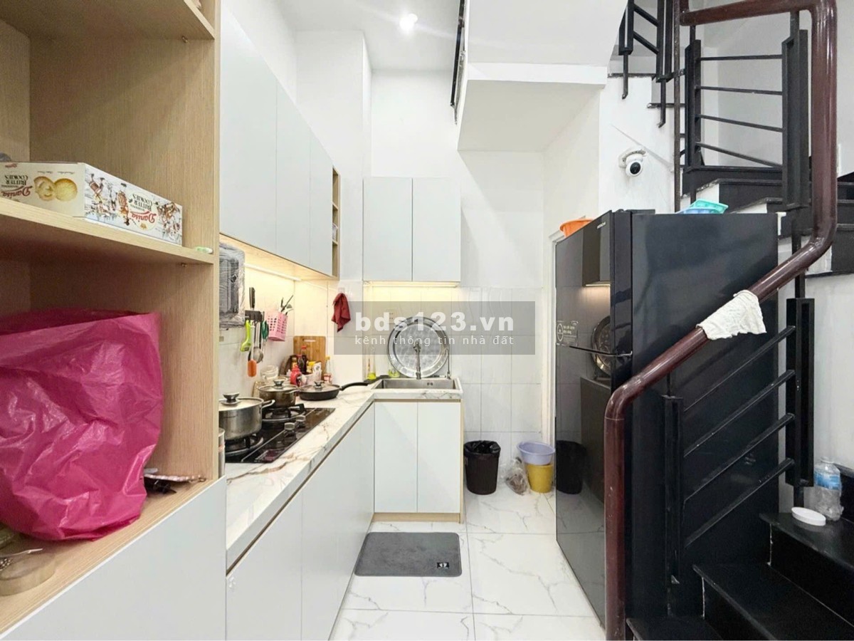 Bán Nhà Quận 10, Cách Mạng Tháng Tám, Trệt 4 Lầu BTCT, KQHLG