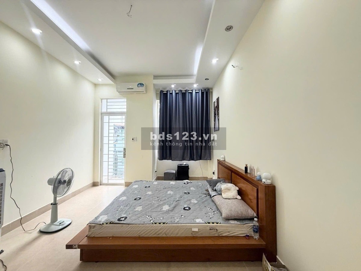 Bán Nhà Quận 10, Cách Mạng Tháng Tám, Trệt 4 Lầu BTCT, KQHLG