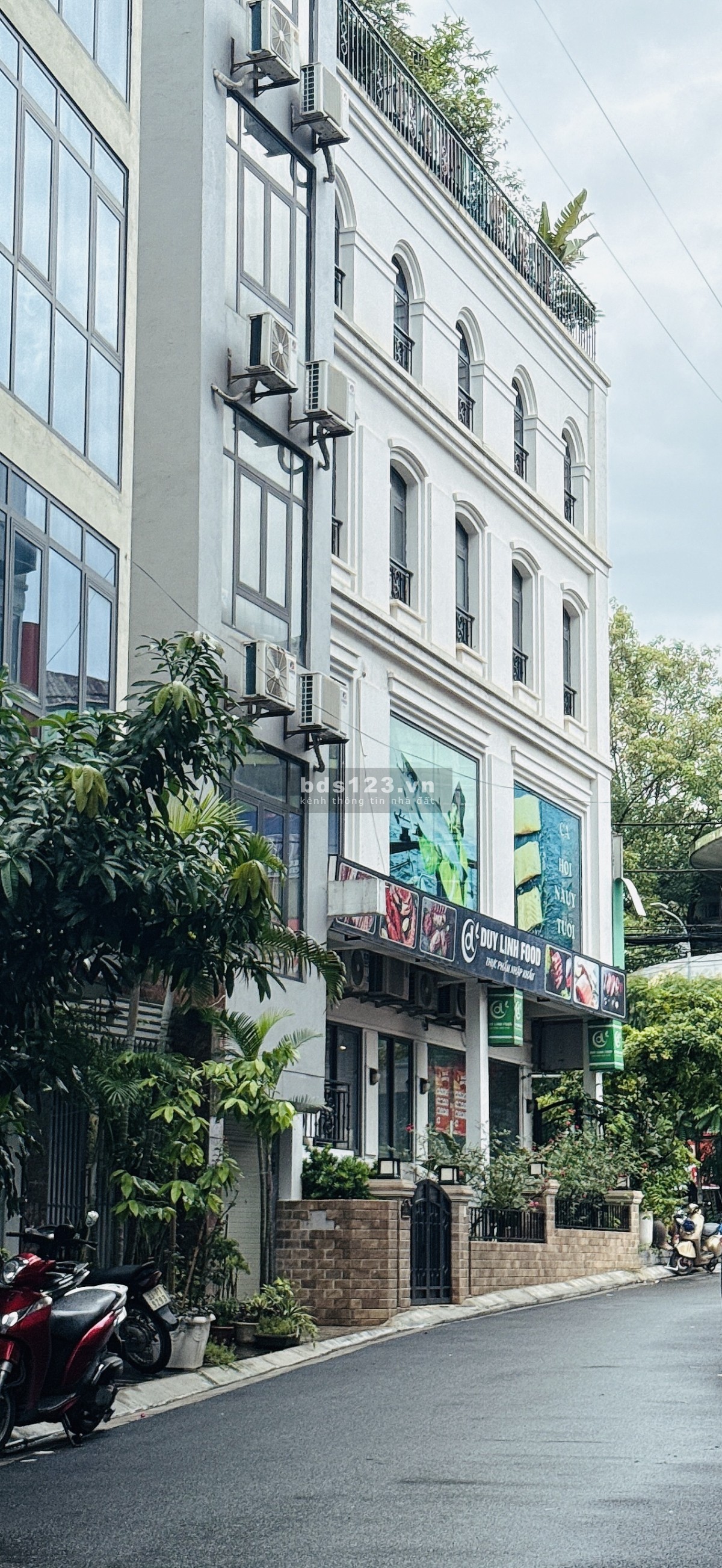 PHÂN LÔ VÕ CHÍ CÔNG – VỈA HÈ RỘNG – THANG MÁY – KINH DOANH…
