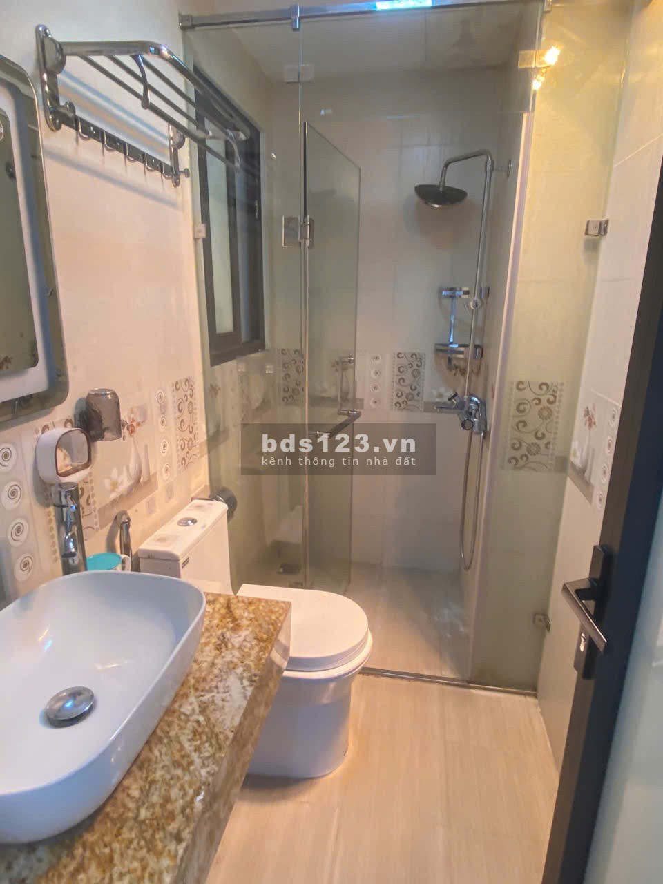 Cho thuê căn full đồ tại Ngõ 193 Trích Sài. Ban công View hồ…