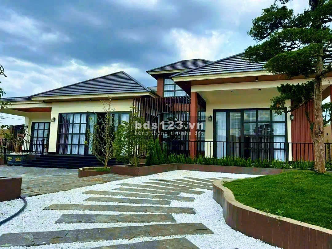 Biệt thự 2 mặt tiền đường nhựa – 893m² thổ cư toàn…