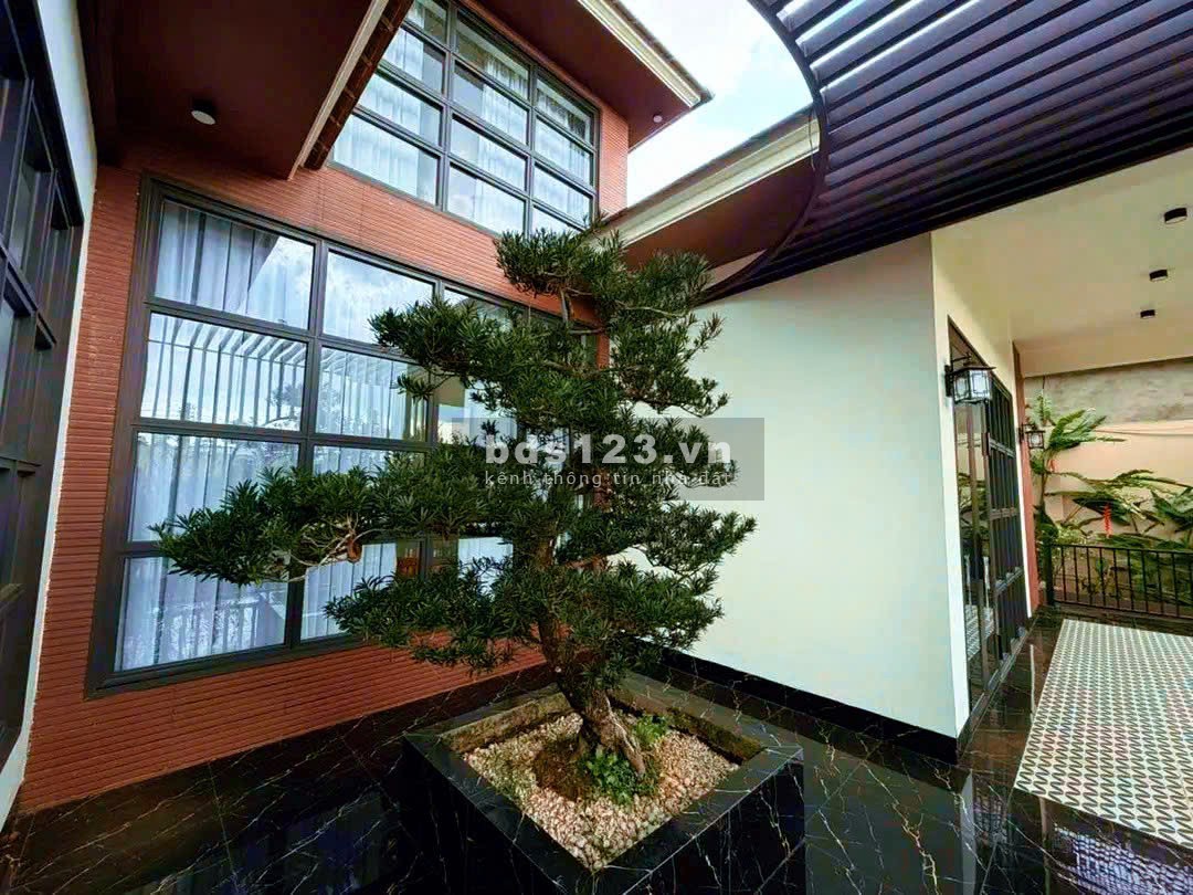 Biệt thự 2 mặt tiền đường nhựa – 893m² thổ cư toàn…