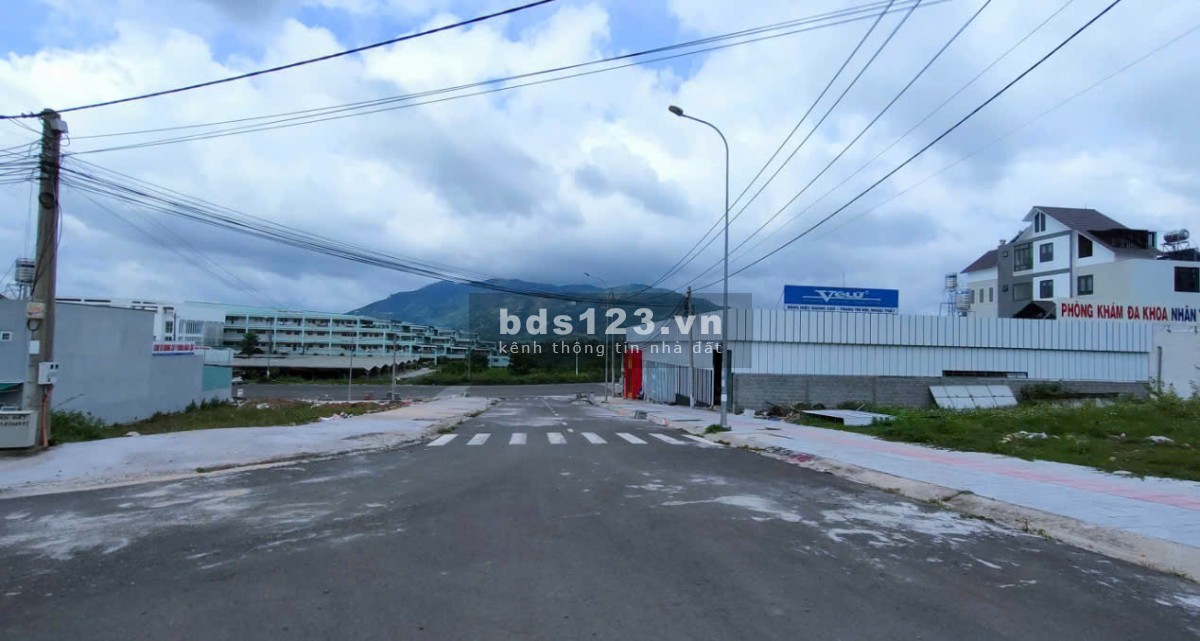 Đất Mặt tiền Khu phố 3, phường B'Lao (7 x33m = 234m2 full Thổ cư)