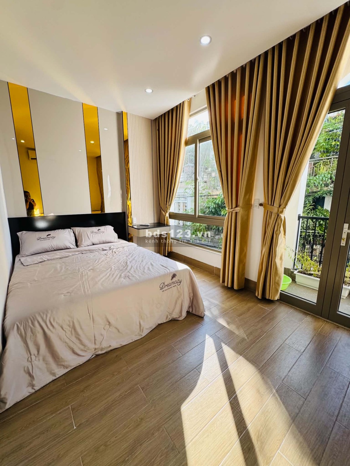 Bán nhà Phố Trần Cao Vân 75m2 chỉ hơn 5Tỷ Có Bể Bơi