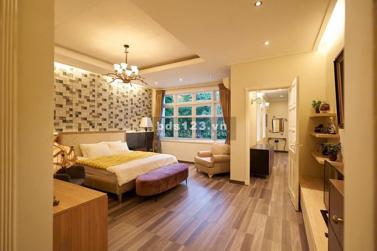 BÁN: BIỆT THỰ SONG LẬP VINHOMES THĂNG LONG – VÍP NHẤT KHU VỰC.