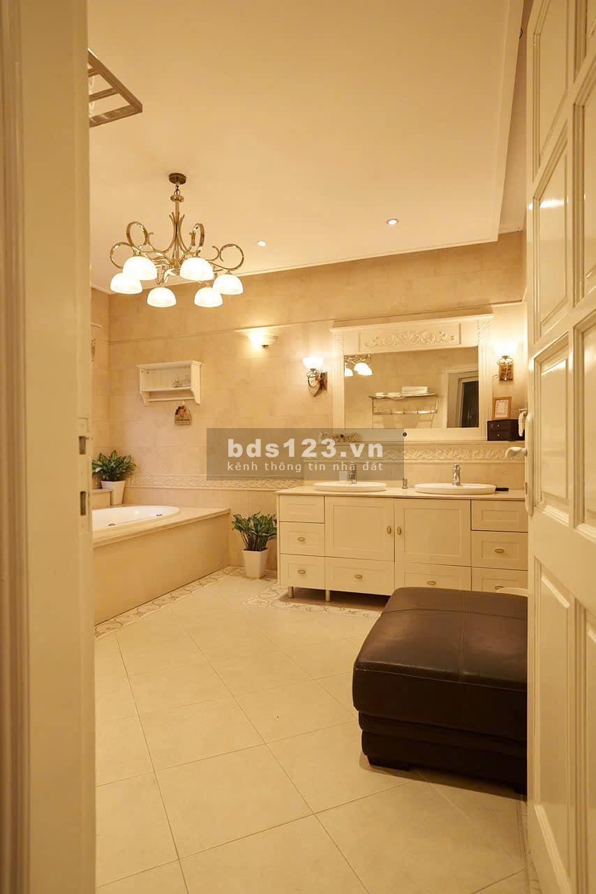 BÁN: BIỆT THỰ SONG LẬP VINHOMES THĂNG LONG – VÍP NHẤT KHU VỰC.
