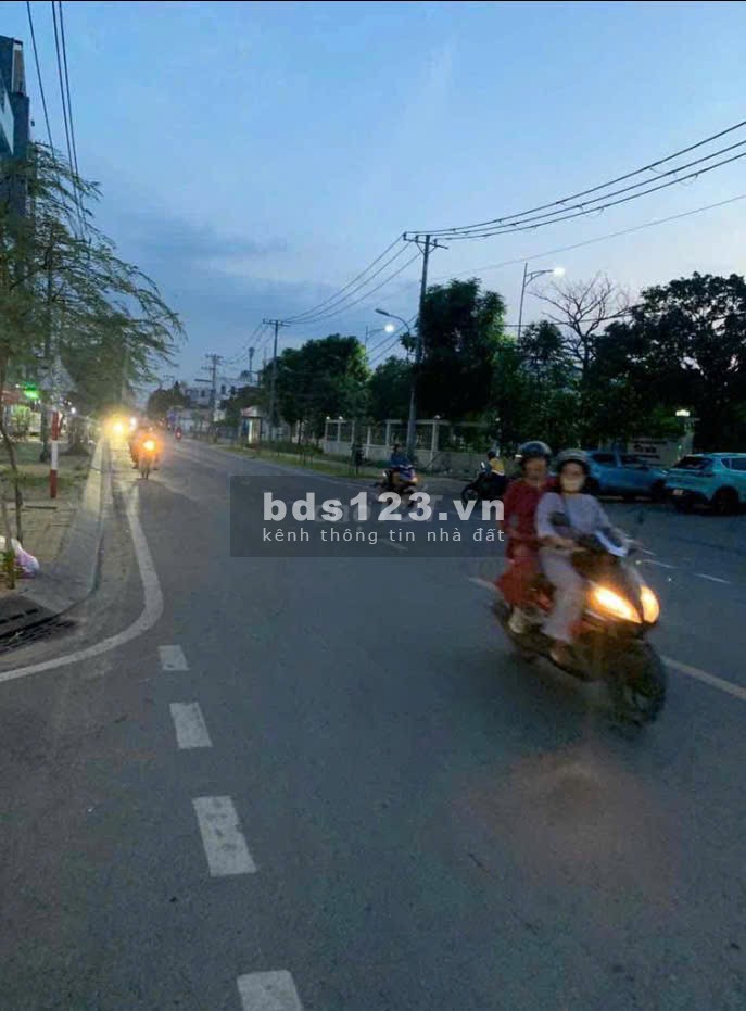 Bán đất thổ cư 147.1m2 hẻm xe hơi ngay thị trấn Hóc Môn