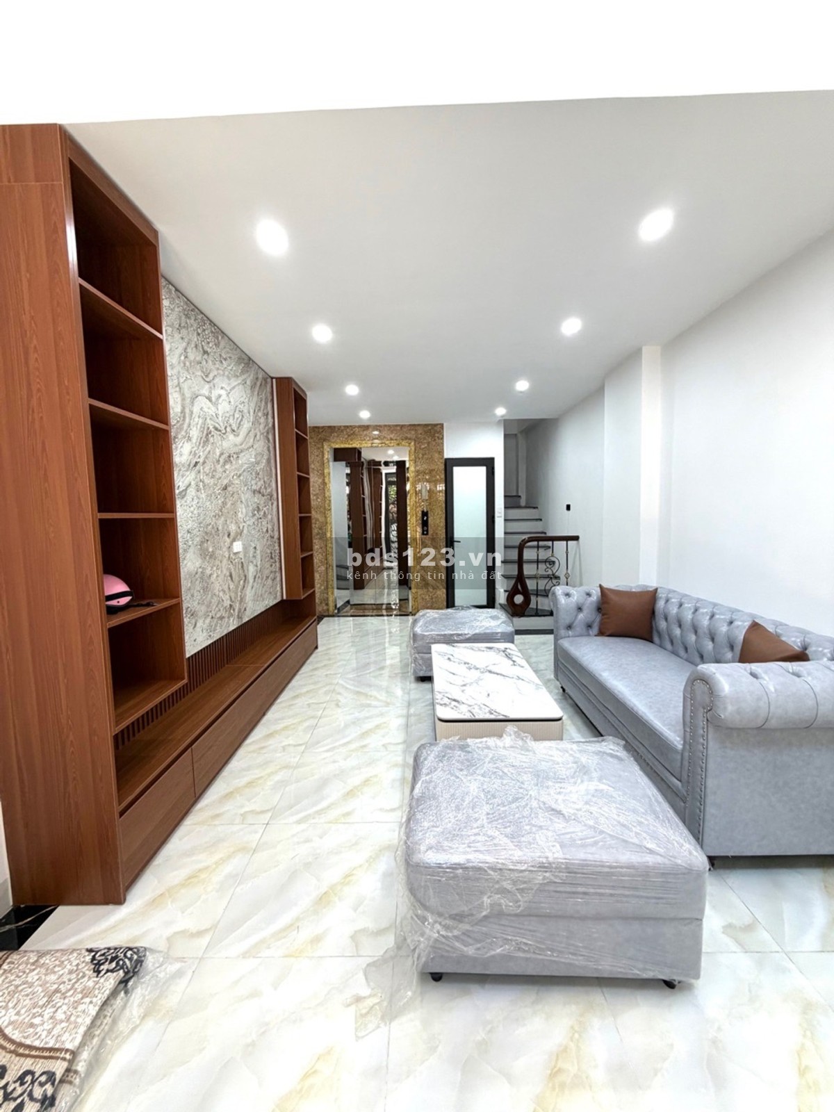 BÁN NHÀ 4 TẦNG – GẦN CHỢ TRƯƠNG ĐỊNH, TRUNG TÂM HÀ NỘI