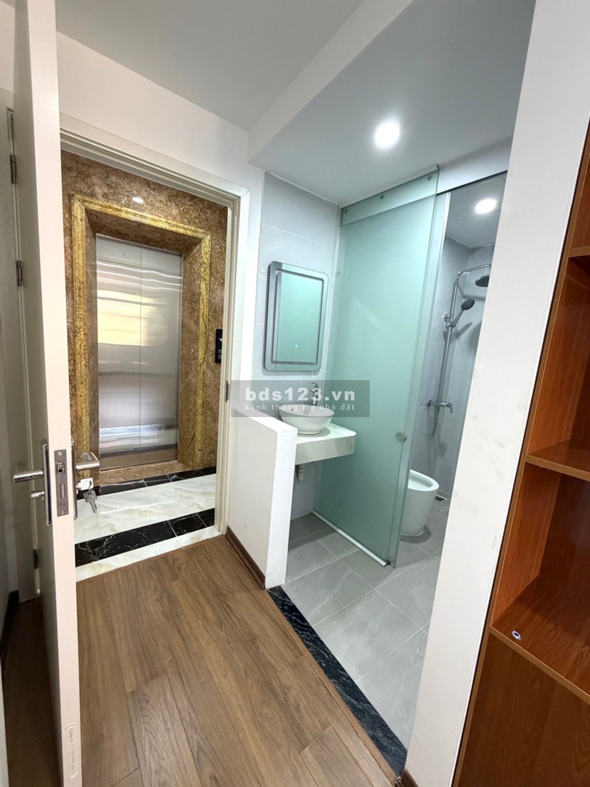 BÁN NHÀ 4 TẦNG – GẦN CHỢ TRƯƠNG ĐỊNH, TRUNG TÂM HÀ NỘI