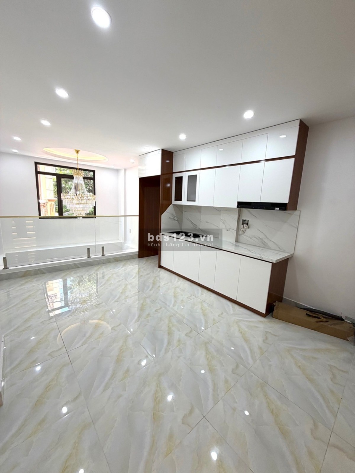 BÁN NHÀ 4 TẦNG – GẦN CHỢ TRƯƠNG ĐỊNH, TRUNG TÂM HÀ NỘI