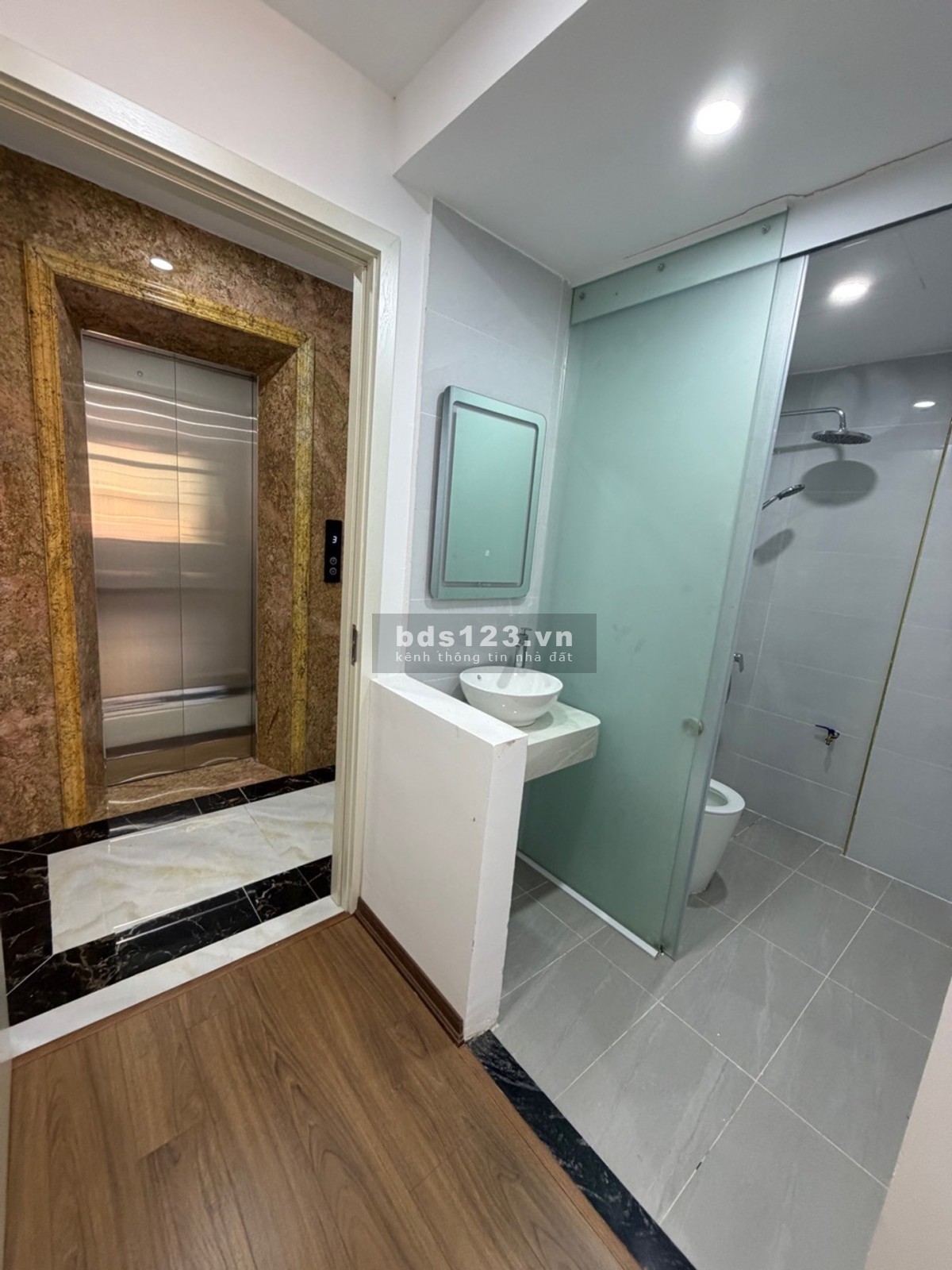 BÁN NHÀ 4 TẦNG – GẦN CHỢ TRƯƠNG ĐỊNH, TRUNG TÂM HÀ NỘI