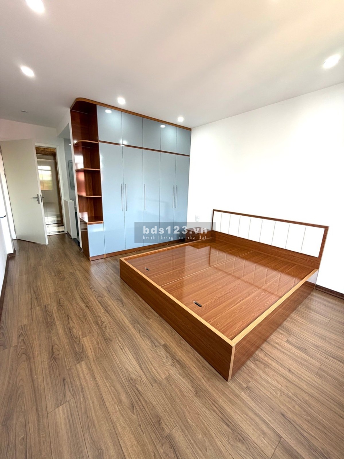 BÁN NHÀ 4 TẦNG – GẦN CHỢ TRƯƠNG ĐỊNH, TRUNG TÂM HÀ NỘI