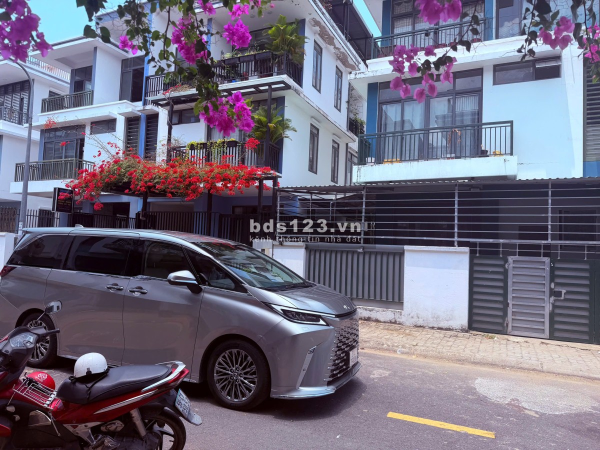 Bán BT 160m2 tại Khu đô thị mới Đông Tăng Long, Nguyễn Duy…