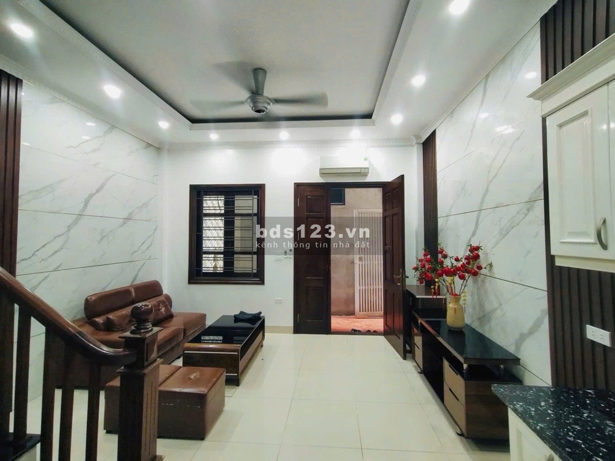 Bán nhà long biên diện tích 35m2 sổ đỏ sẵn sàng giao dich…