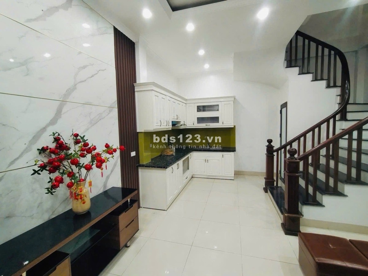 Bán nhà long biên diện tích 35m2 sổ đỏ sẵn sàng giao dich…