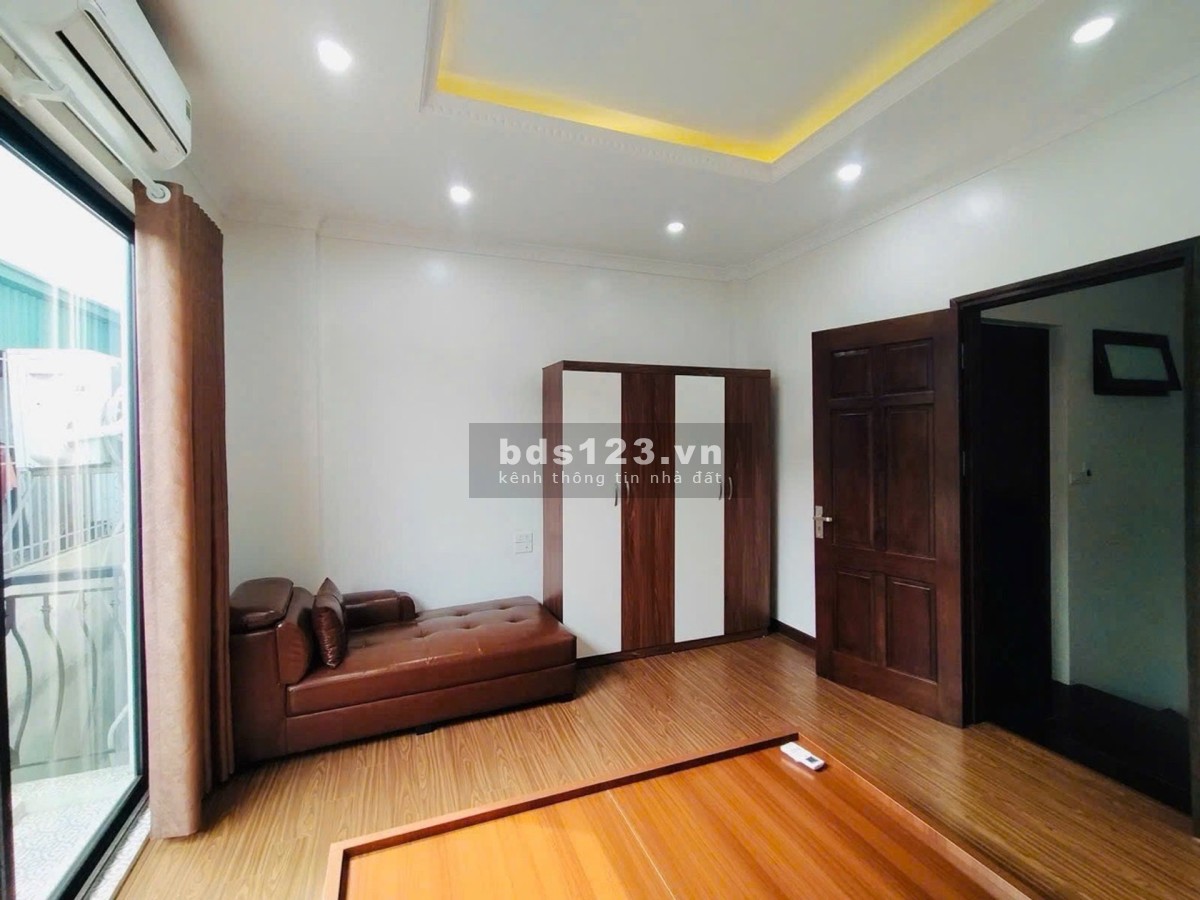 Bán nhà long biên diện tích 35m2 sổ đỏ sẵn sàng giao dich…