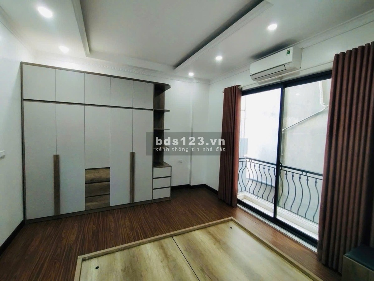 Bán nhà long biên diện tích 35m2 sổ đỏ sẵn sàng giao dich…
