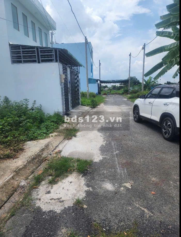 Bán đất thổ cư ở Thới Tam Thôn, Hóc Môn hẻm xe hơi