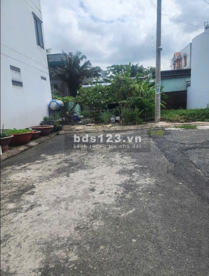 Bán đất thổ cư ở Thới Tam Thôn, Hóc Môn hẻm xe hơi