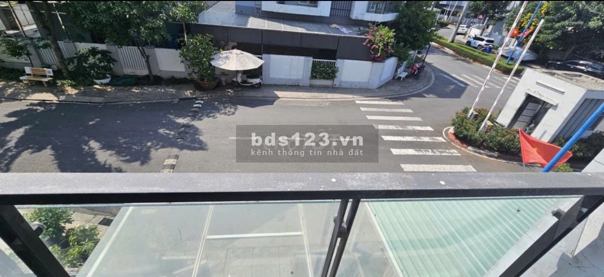Bán nhà thô Khang Điền Mega Village 75m2, 3 tầng, sổ hồng