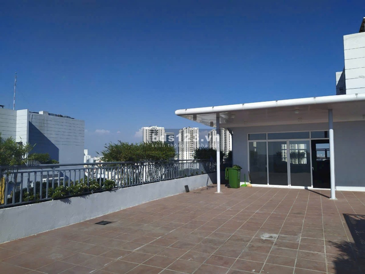 Tòa nhà Charmington La Pointe cho thuê Penhouse làm văn phòng - Quận 10