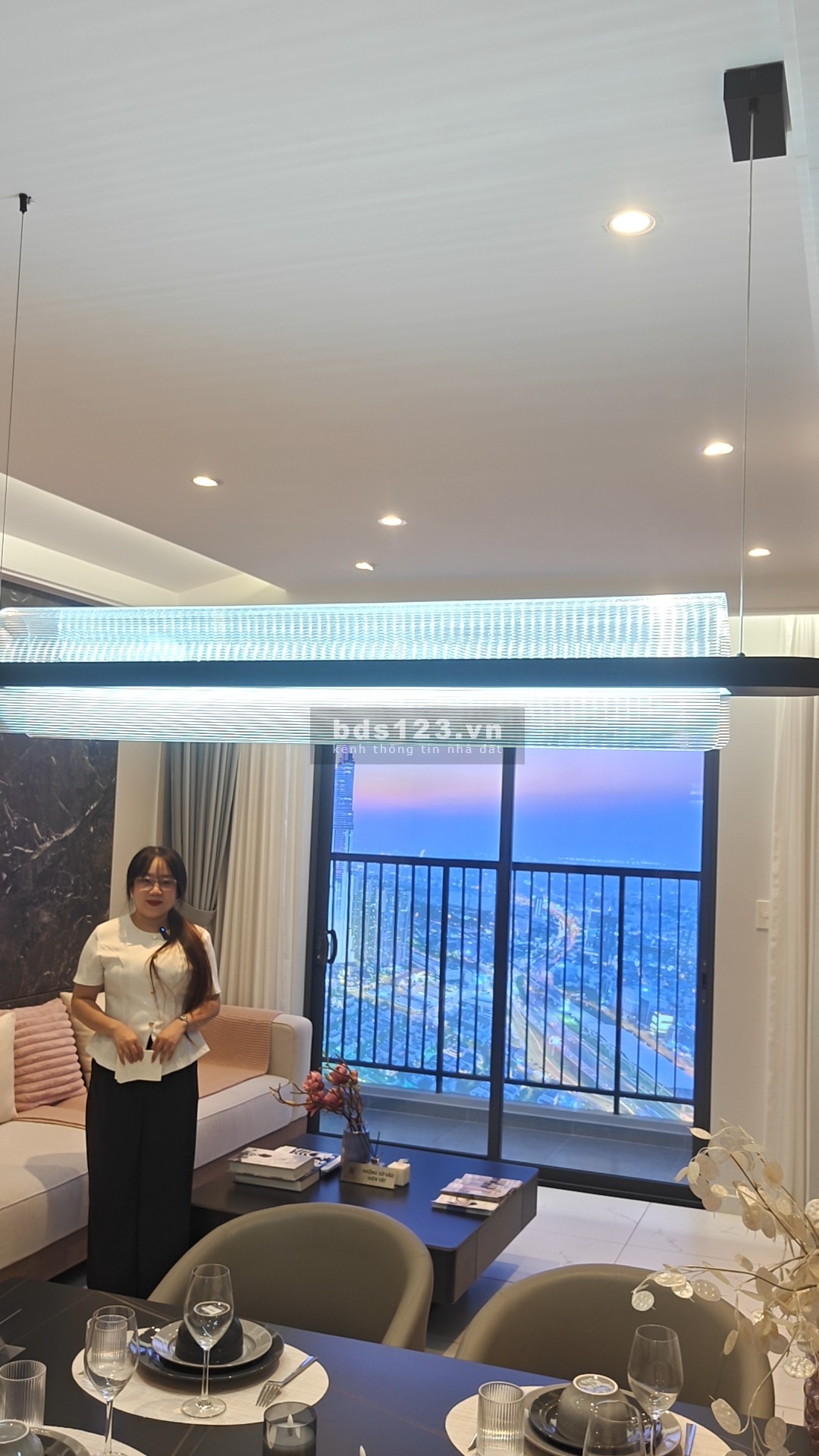 Căn hộ 2pn tầng 8/22 view trường học quốc tế Win Edu