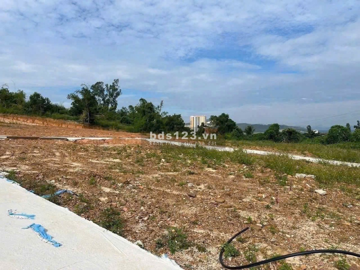Bán gấp lô đất trung tâm P. Hoành Bồ, giá tốt 17 triệu/m2