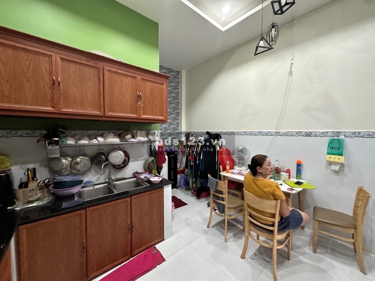 Nhà 3 Tầng Long Trường - Gần Vành Đai 3, Khu CNC - Giá 4,8 Tỷ
