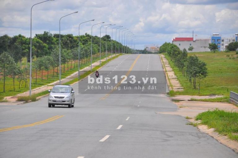 CHỦ NGỘP BÁN LÔ ĐẤT 250M2 NGAY TRƯỜNG HỌC - CHỢ - KCN VÀ…
