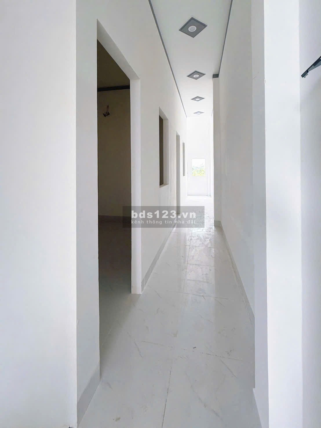 NHÀ 1 TRỆT 1 LẦU – ĐẸP, RỘNG, SỔ RIÊNG, THỔ CƯ 100% GẦN…