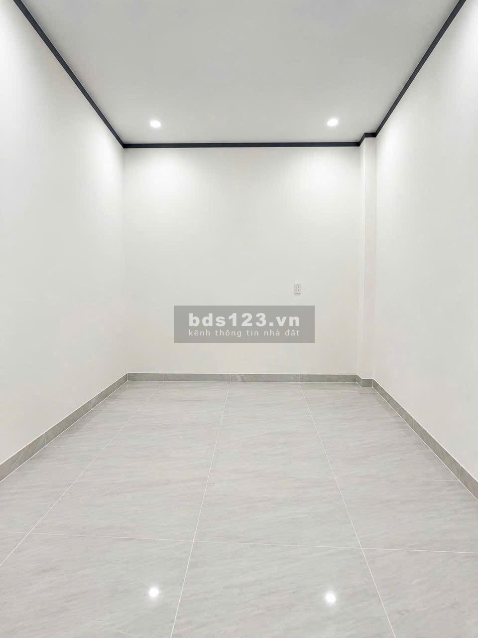 Nhà tân triều giá rẻ 1 tỷ 630 - SHR full thổ có sân ô tô rộng rãi