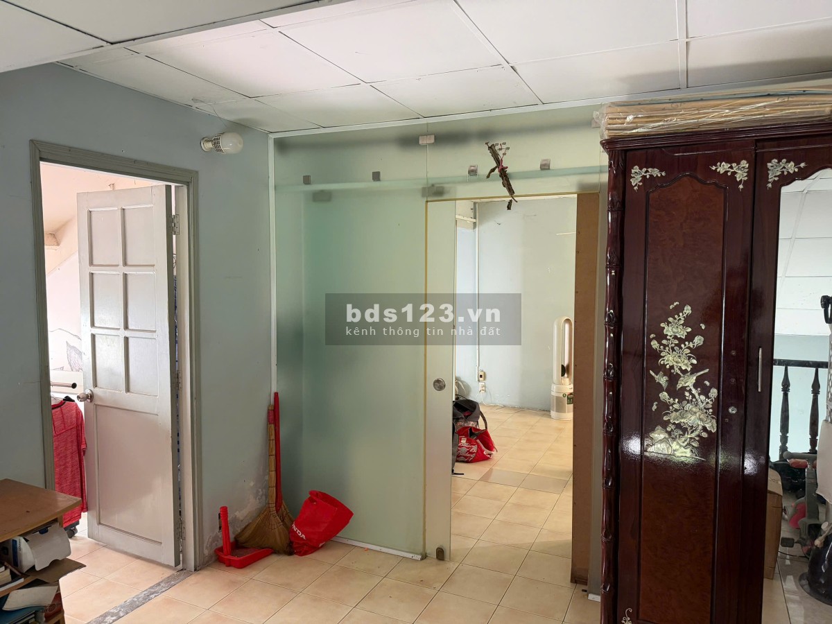 Bán căn góc căn hộ 120m2 tầng cao 3PN 2WC Quận 8