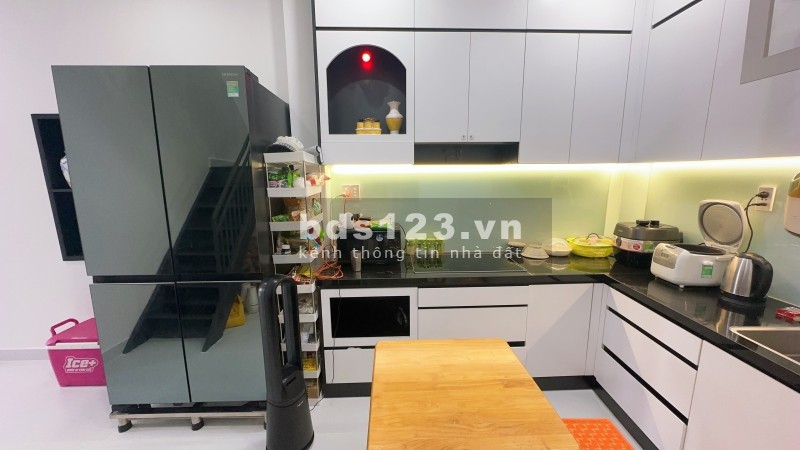 Giá Chỉ 3.8 Tỷ - Nhà Mới 2 Tầng - Ngay UBND Long Thạnh Mỹ Q.9 Cũ